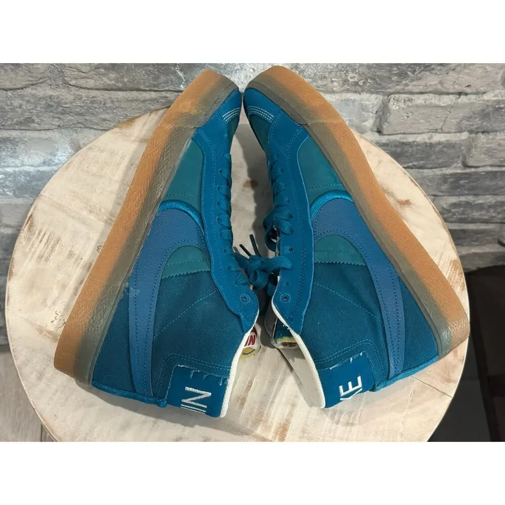 Nike SB Zoom Blazer Mid PRM Plus Green Abyss Gum Size 9.5 DV5468-300